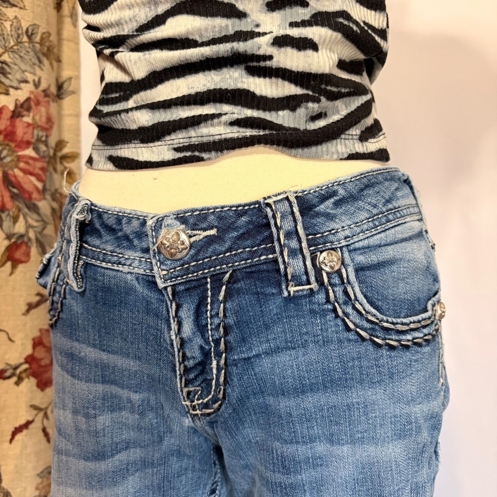 Miss Me Blue Bootcut flare Jeans with rhinestone details on the back pockets - Picture 3 of 14